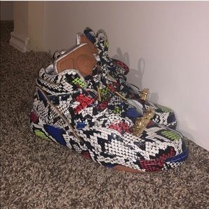 Melanie ehsani Reebok pump size 5.5